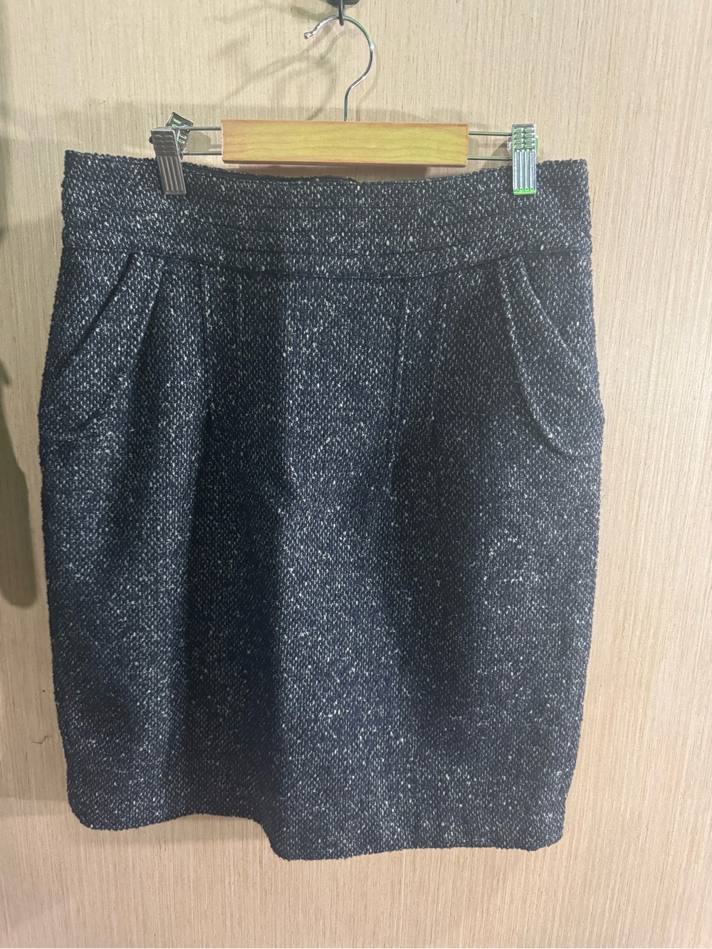 CAbi Black Flecked Wool Blend Tweed Pencil Skirt Size 8